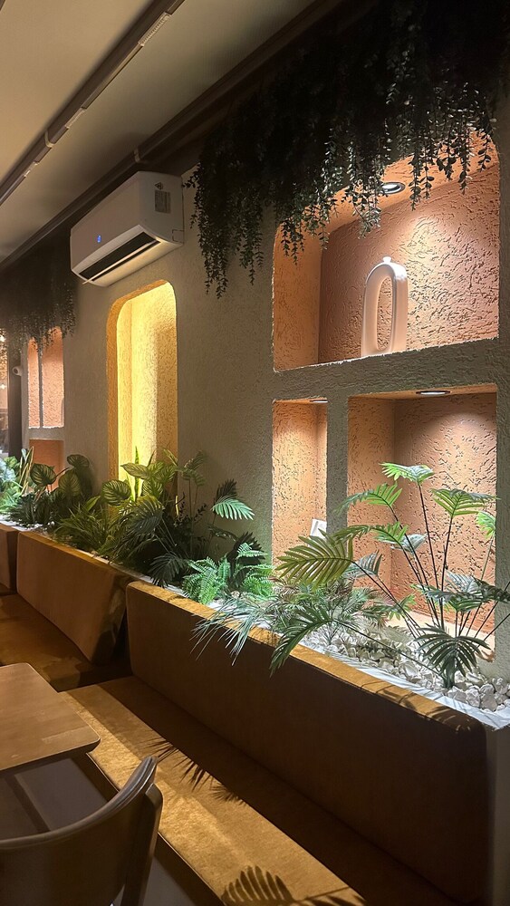 Bonnie City Hotel - Image 58