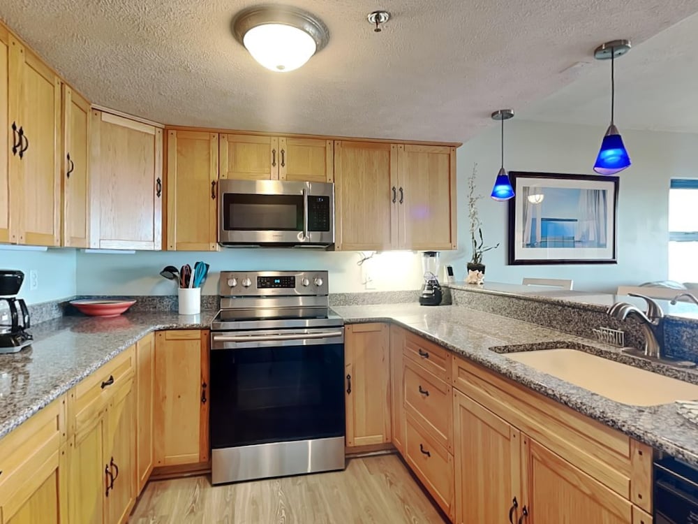 Ocean Breeze West by Southern Vacation Rentals