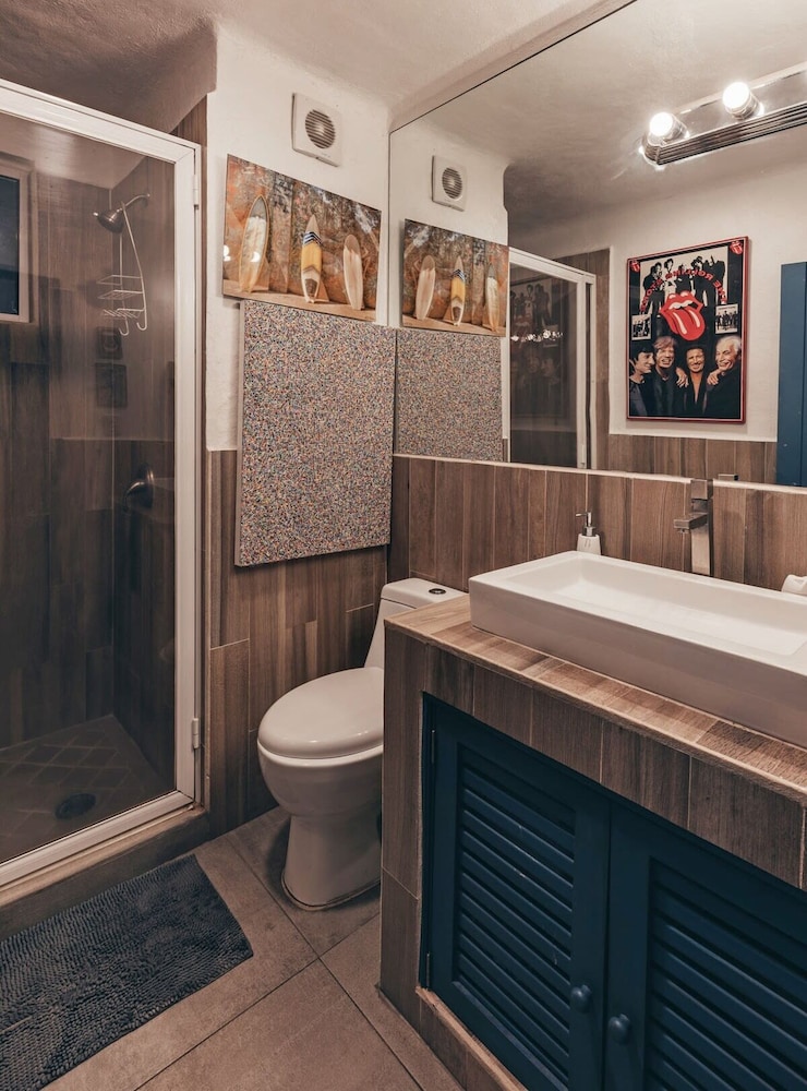 Cozy 2BR King Beds - Rooftop Pool - Fast Wifi