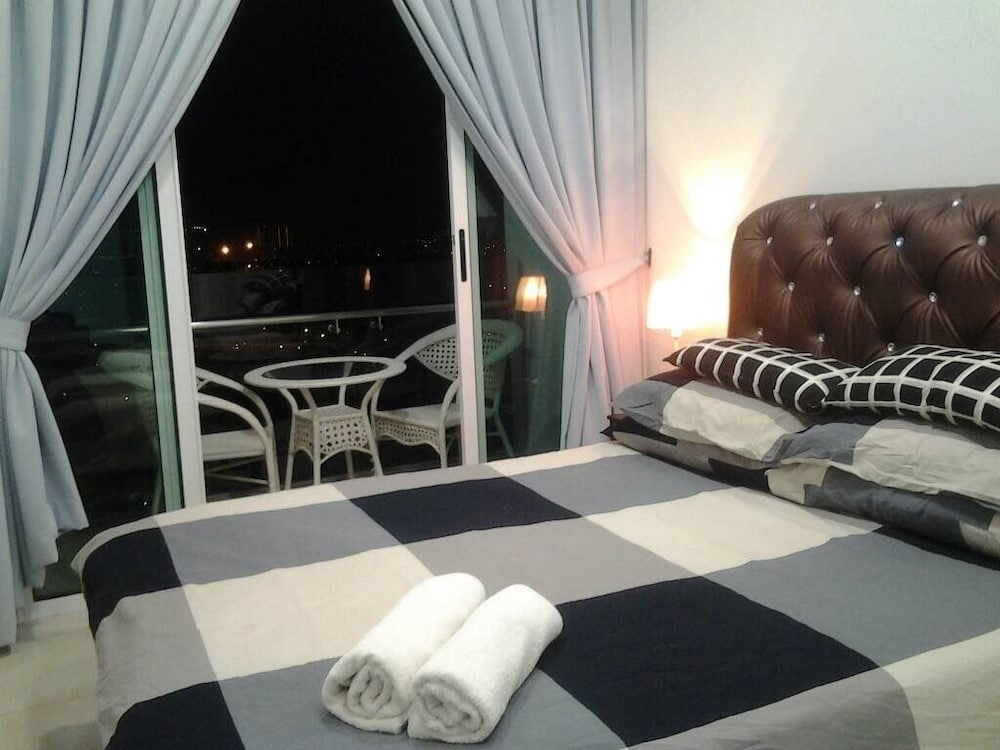 City Living with Panoramic Sea Views at Danga Bay