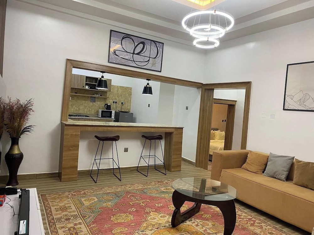 Cee- Jackson Apartment