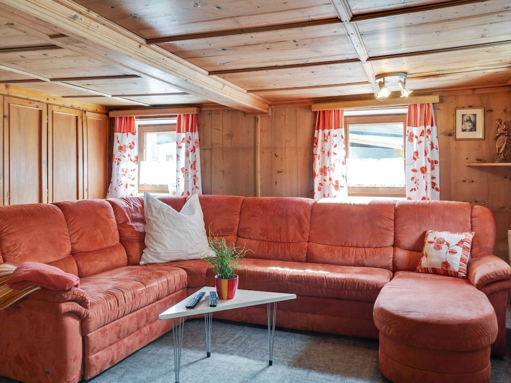 Boutique Holiday Home in Längenfeld near Ski Bus Stop view 5