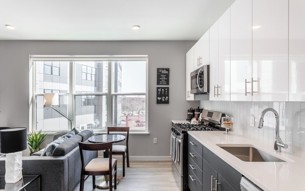 New Haven Vacations - Luxury Furnished Apartments by Hyatus Downtown at Yale - Property Image 90