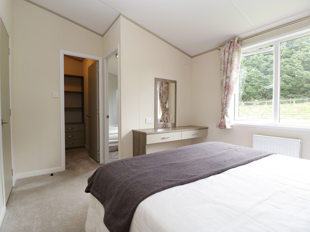 Hill View, Lilac Lodge