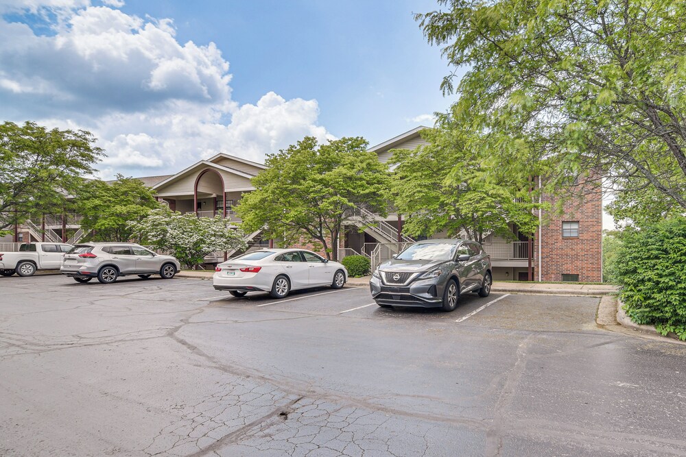 1 Mi to 76 Strip: Family Condo in Branson!