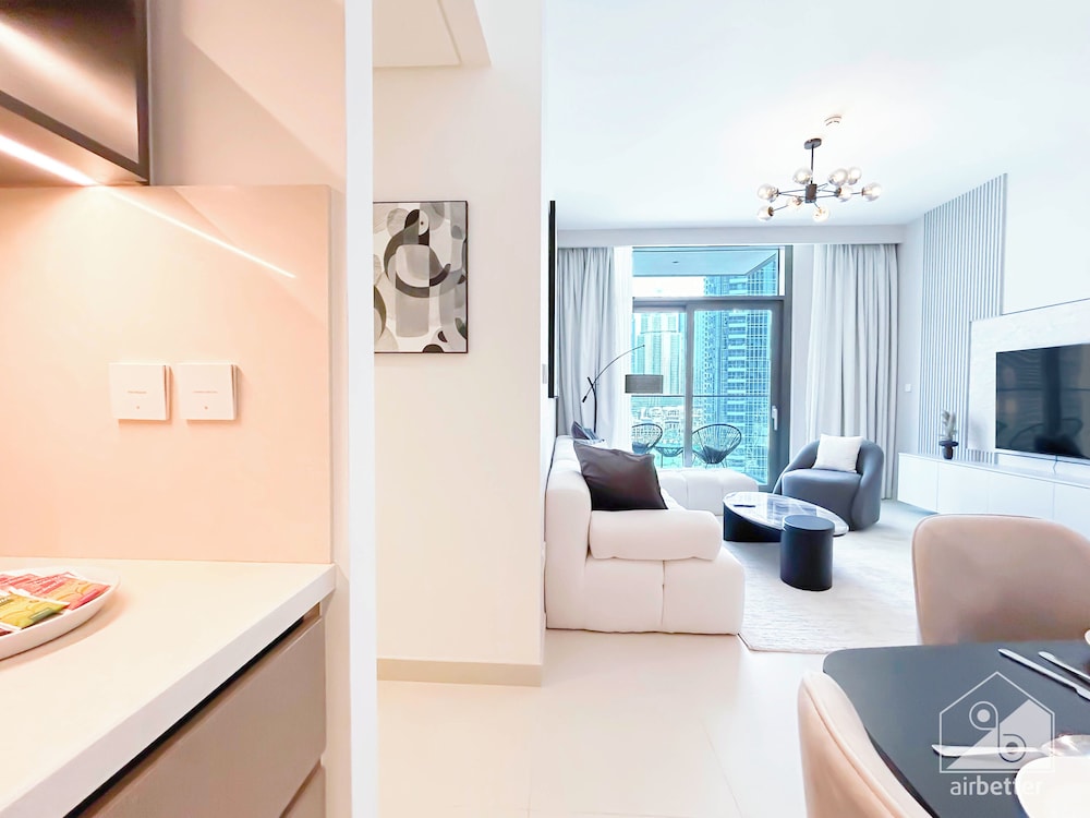 Luxury & Elegance at Burj Crown Downtown