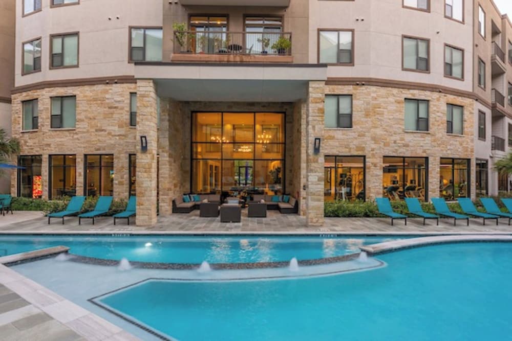 Spacious 2BR Condo at 7 Seventy