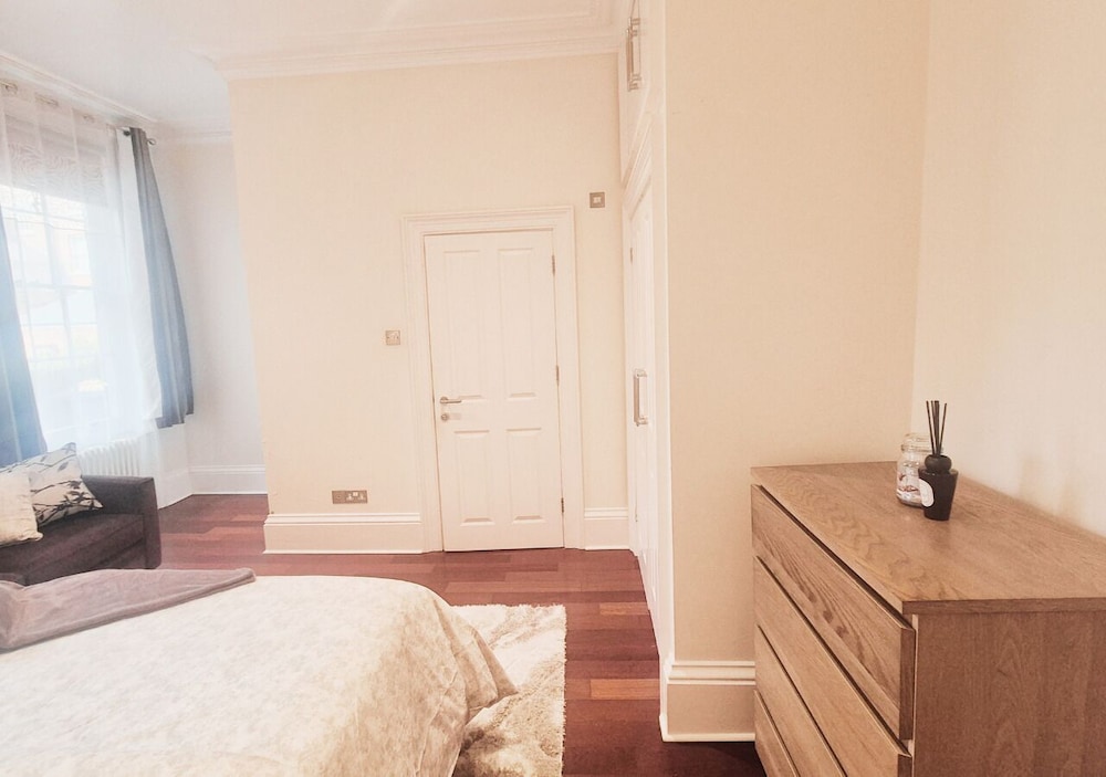 Luxurious & Spacious 2BR