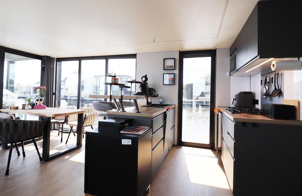 Houseboat With Sauna and Fantastic View