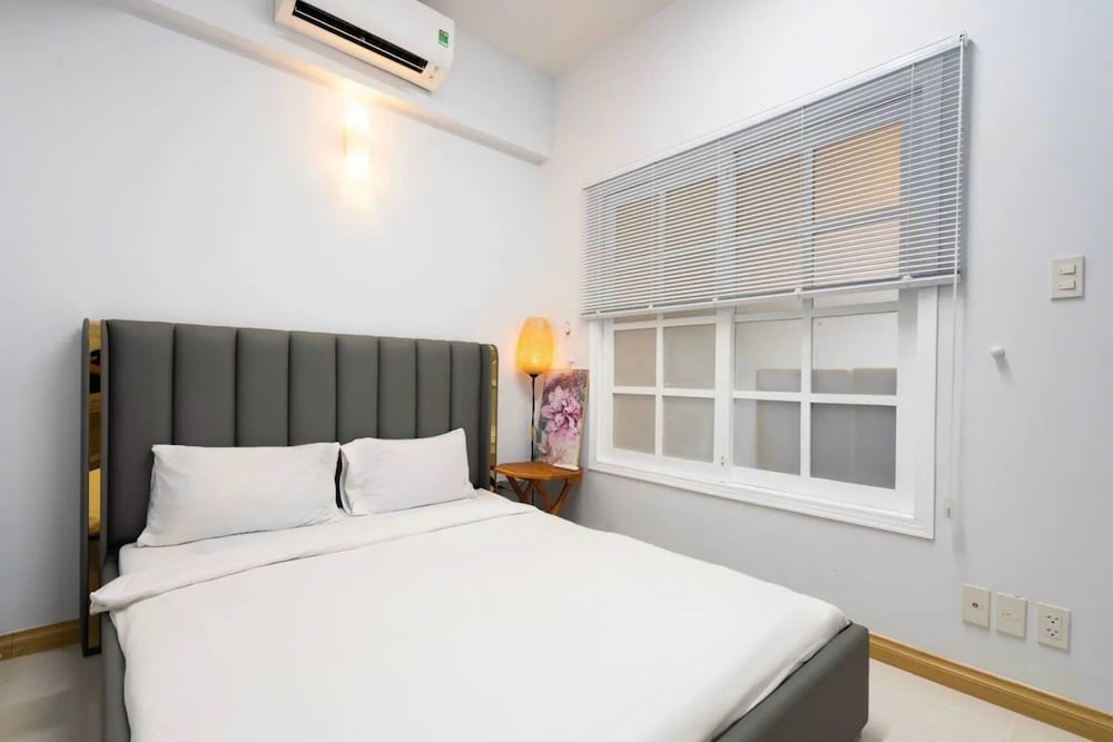 Salute de Sailing Tower Luxury Apartment