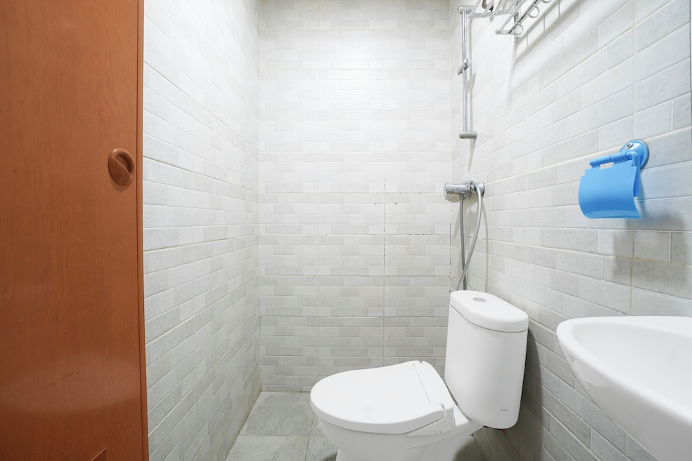 Capital O 94914 Kemayoran Guest House