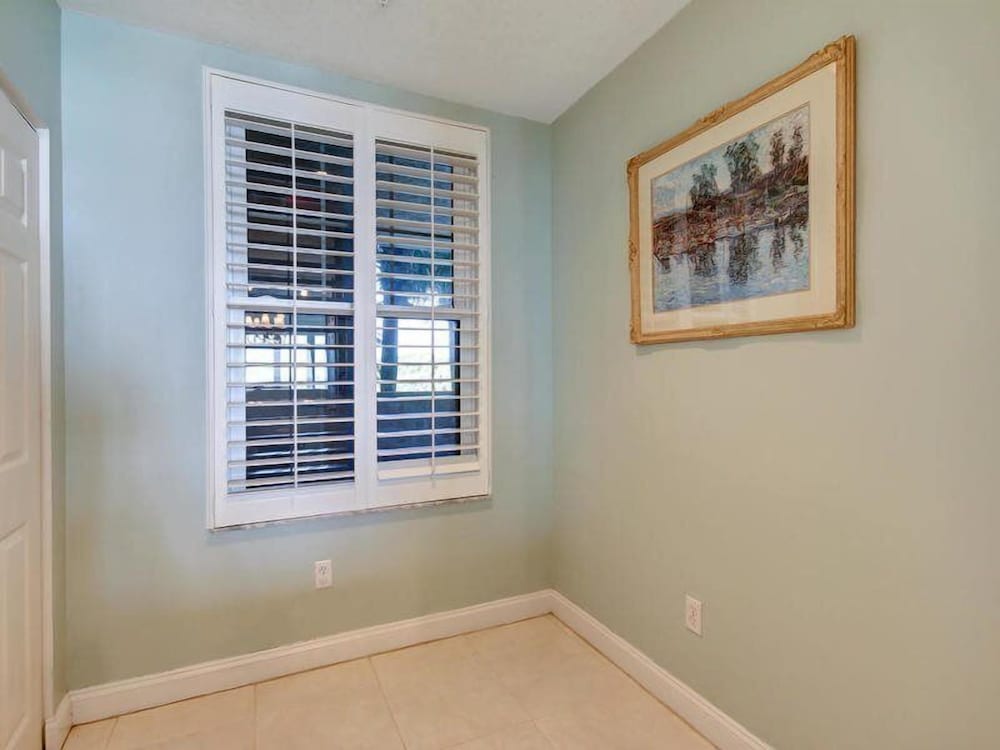 9-ocean-place view 3