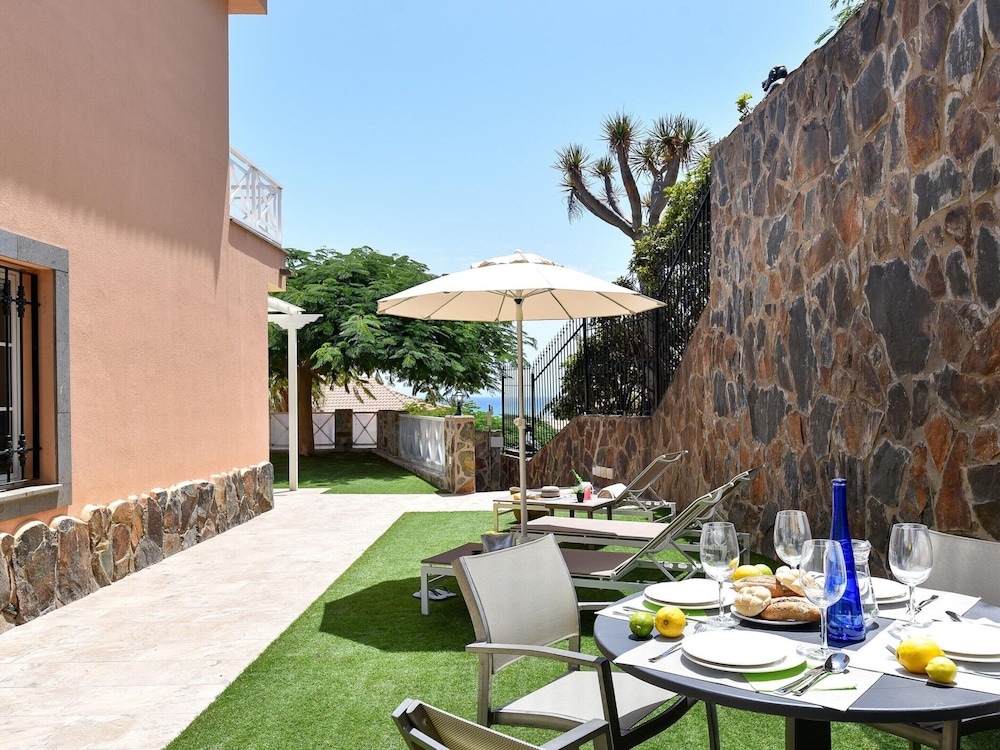 Belvilla by OYO Chalet Santa Ana 15