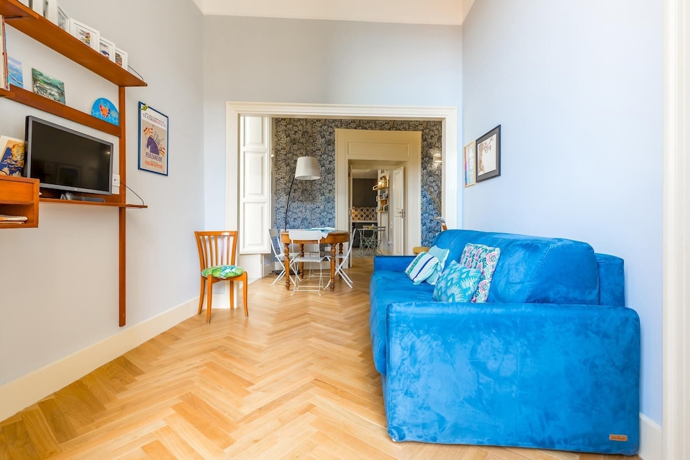Donna Costanza - Stylish and Panoramic Flat