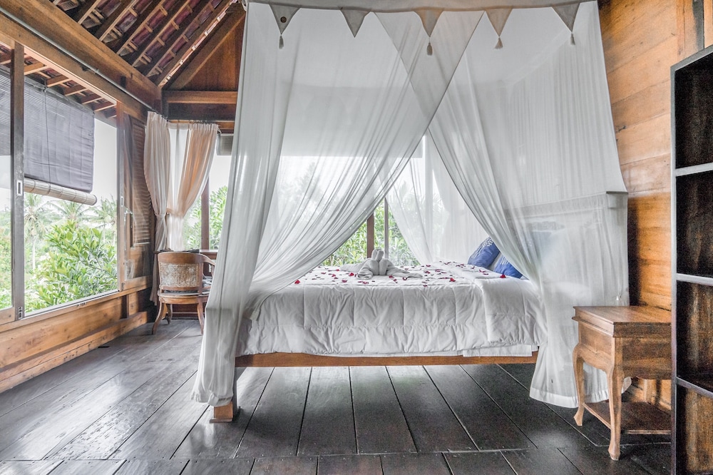 Sari Bamboo Bungalows