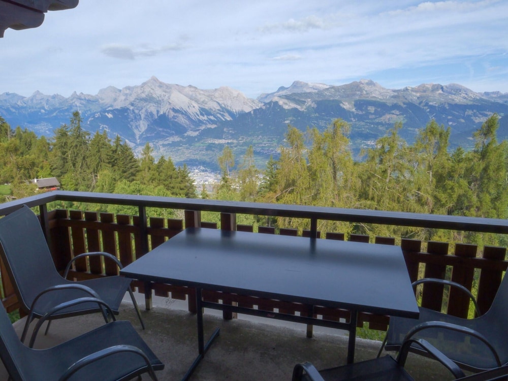 Apartment in Veysonnaz Near Ski Lift