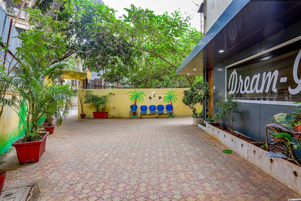 FabHotel Dream Inn I
