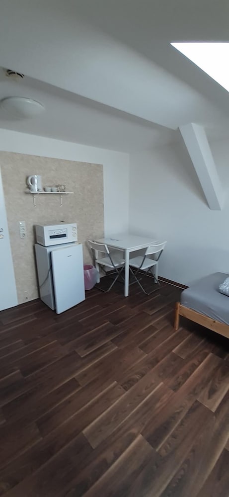 2-Rent Group Hostel Zimmer&Apartments GKP2