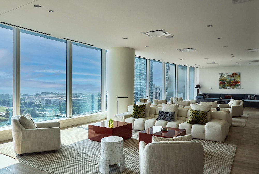 Lux 67fl Apt Lake Views Top Residential Sky Deck