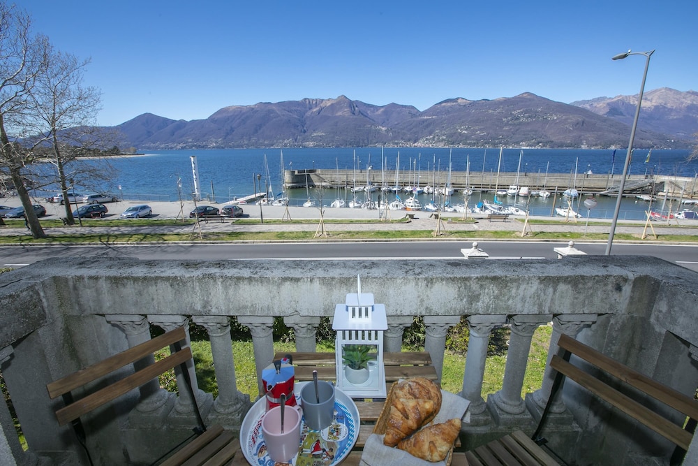 Residenza Gardenia Lake View Luino Center photo 1