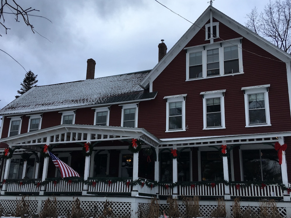 The Lake House at Ferry Point