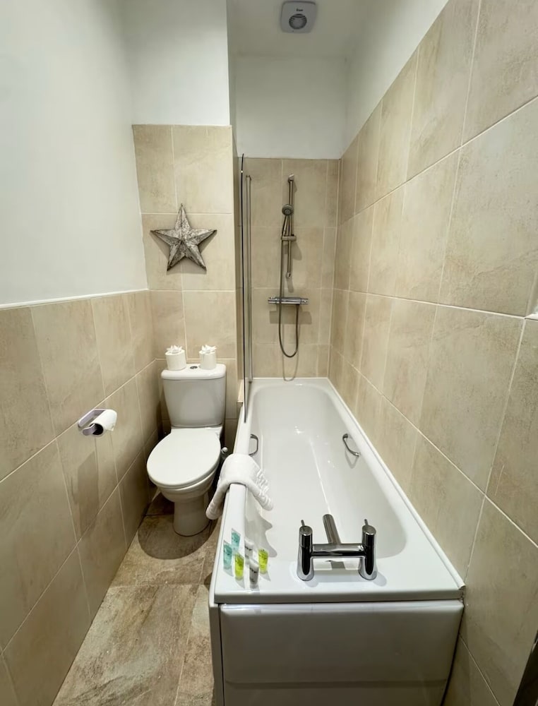 Cosy 4-bed - Sleeps 7, Garden & Pet-friendly