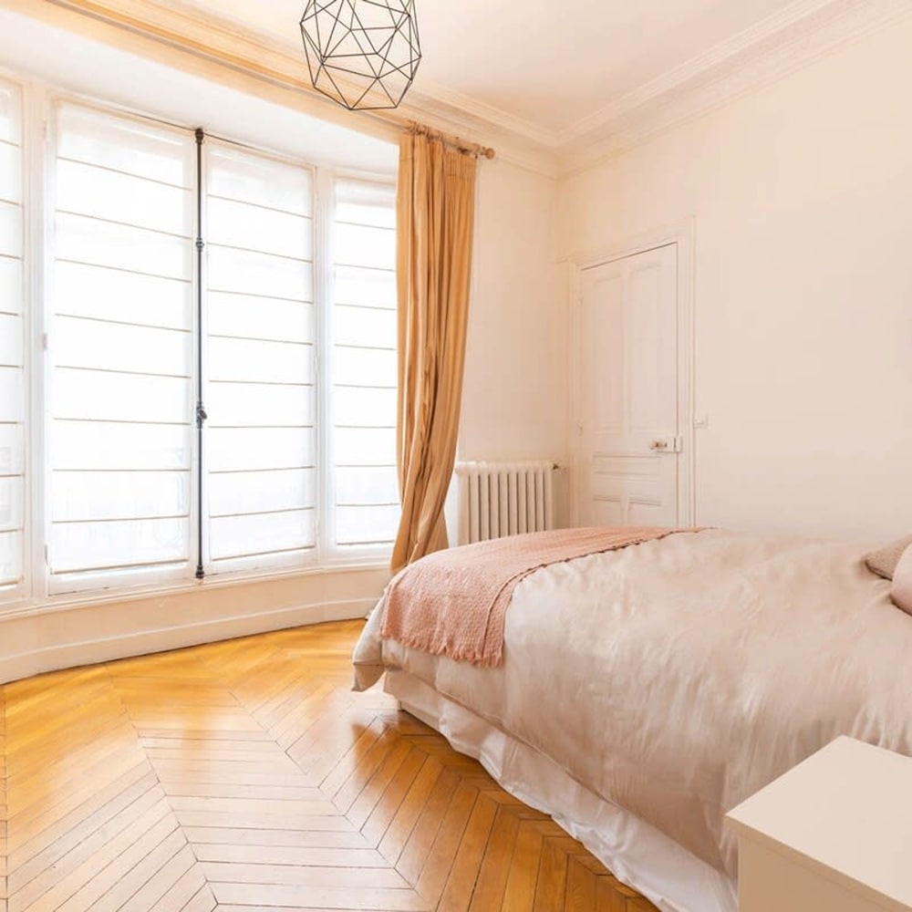 Chic Grenelle 3 Bedroom Apartment in Paris