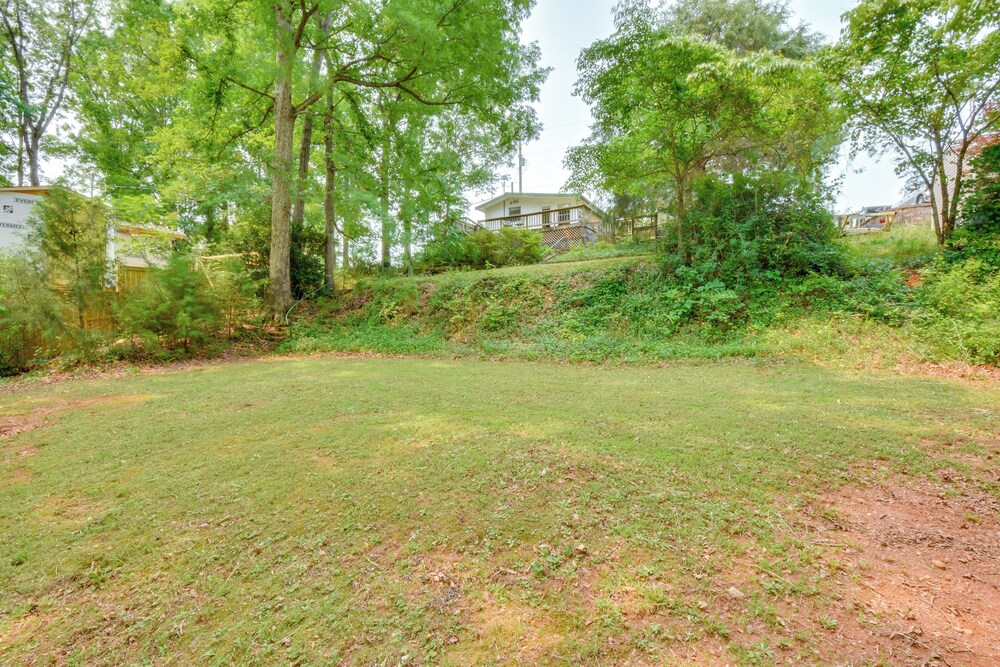 Waterfront Cabin w/ Private Dock on Lake Hartwell!
