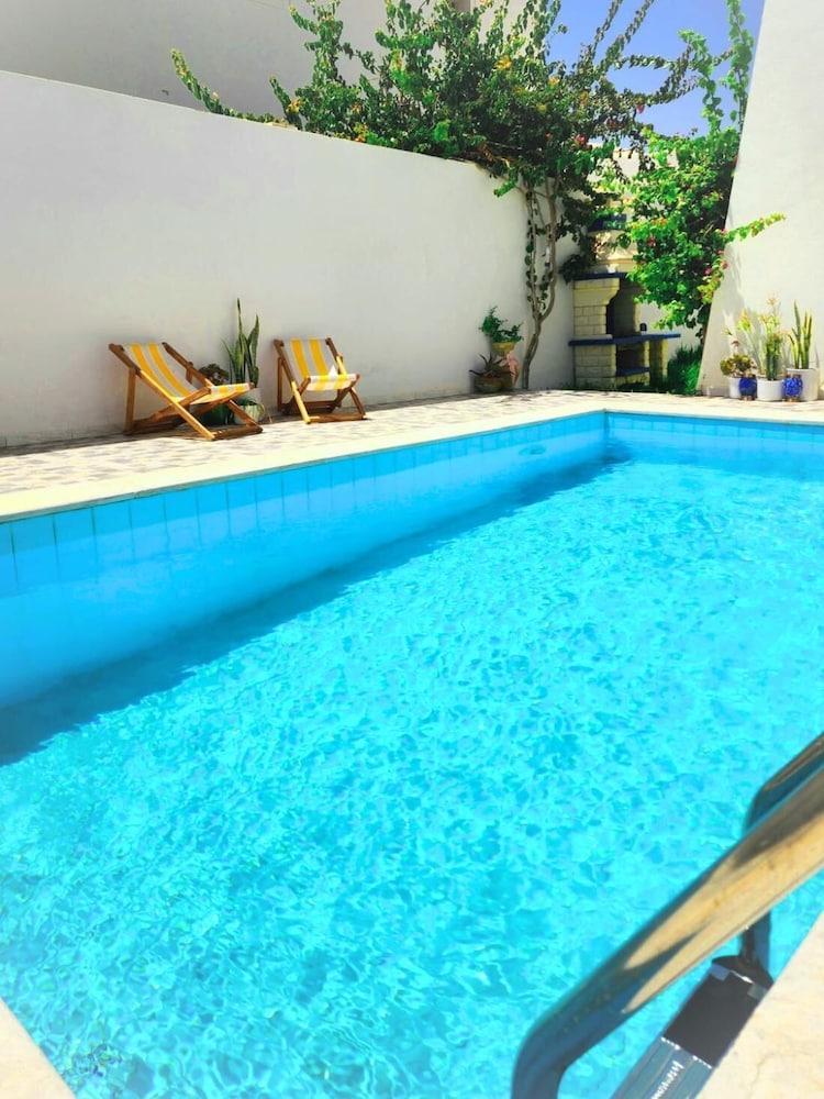 Charming Villa in Midoun, Tunisia With Private Entrance and Stunning Garden View