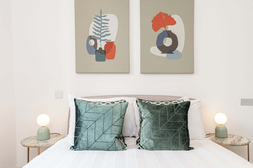 JOIVY Stylish 1 bed flats in Soho