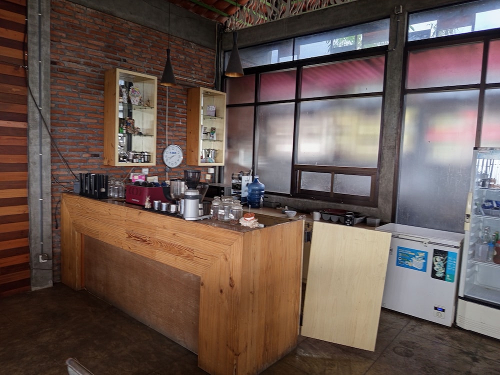 Tulip Guest House & Cafe