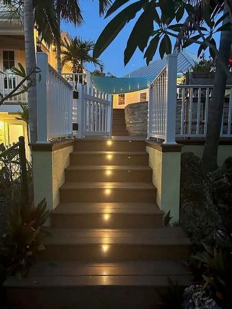 NEW Jungle Paradise Treehouse Suite With Resort Amenities Elevator Access Outdoor Kitchen Lagoon Lazy River Pool RV Hook up