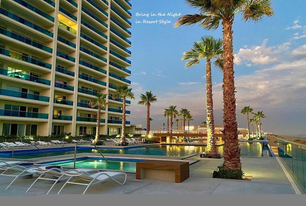 Beachy Condo - 2BR 2B