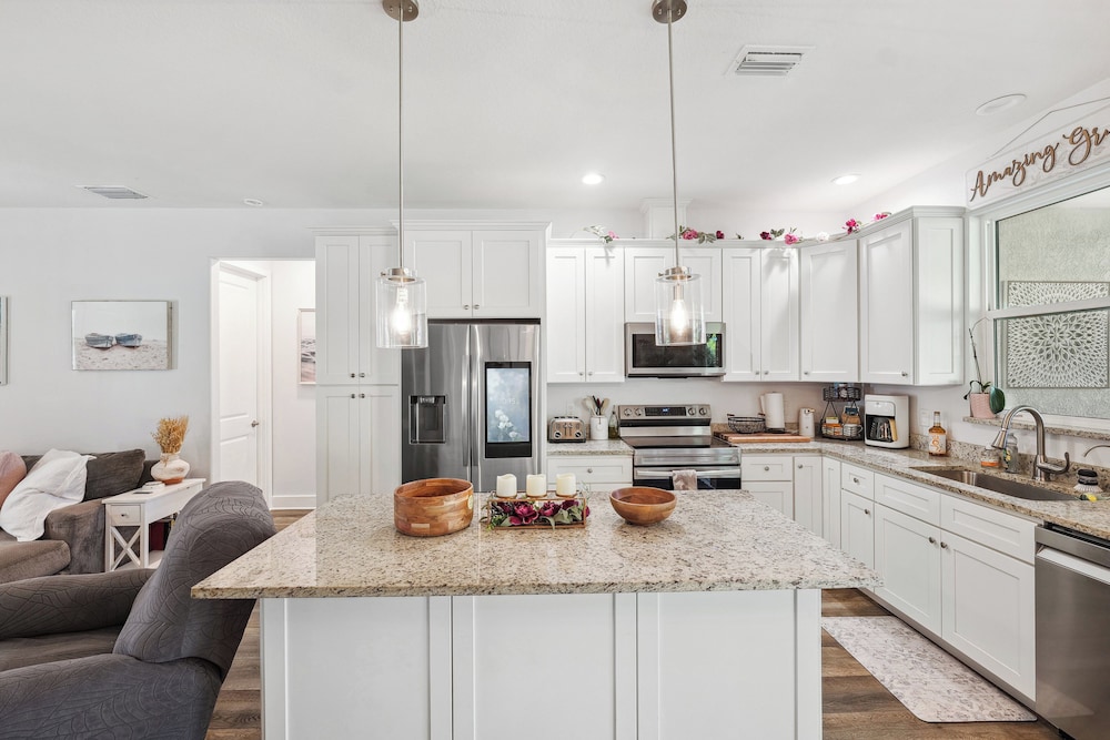 Sleek Home w/ Hot Tub, Koi Pond & Yard in Seminole