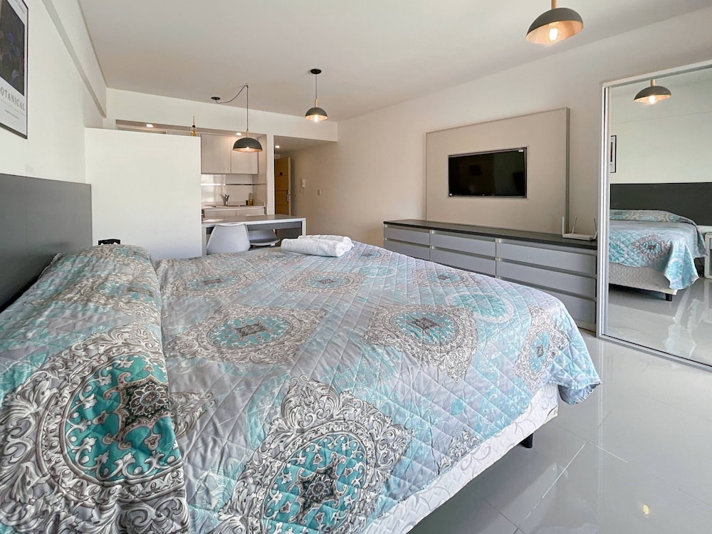Ayres Suites Moreno