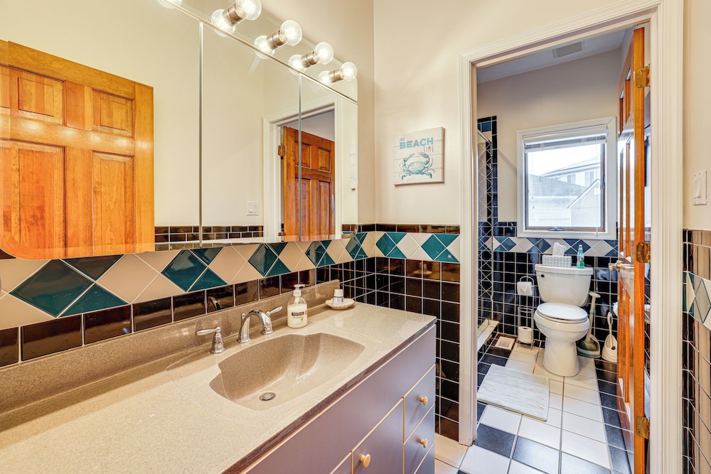 1 Block to Inlet Beach: Brigantine Family Home
