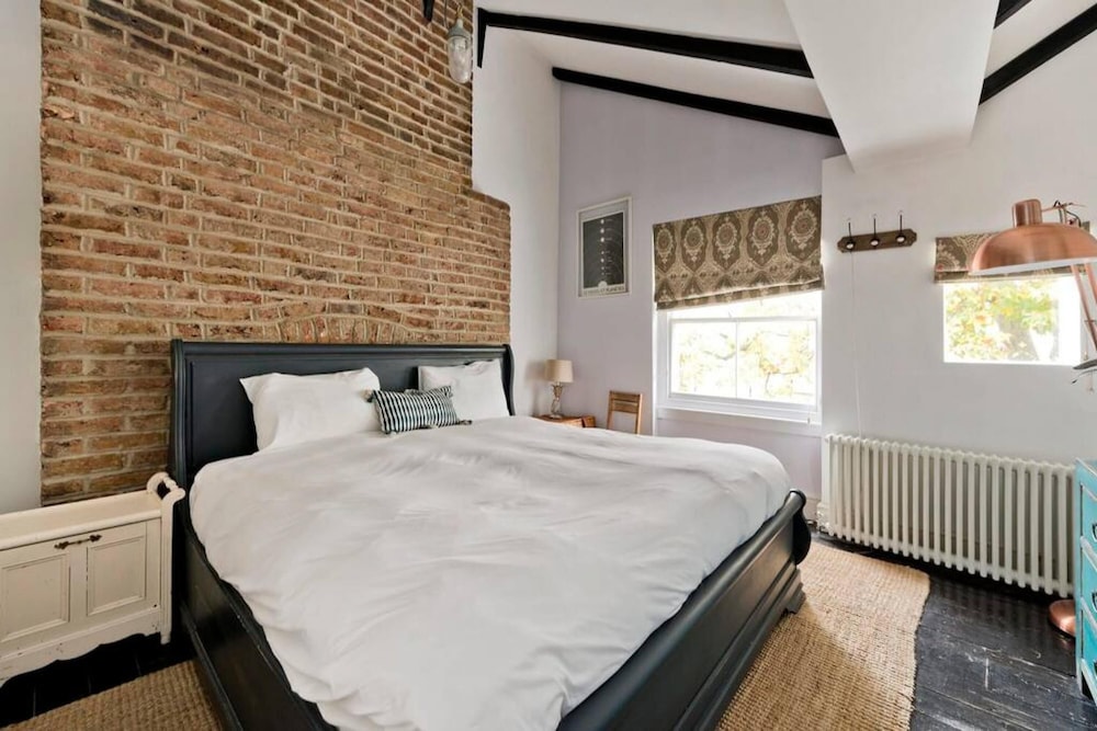 1 Bed Bohemian Loft Style Apt
