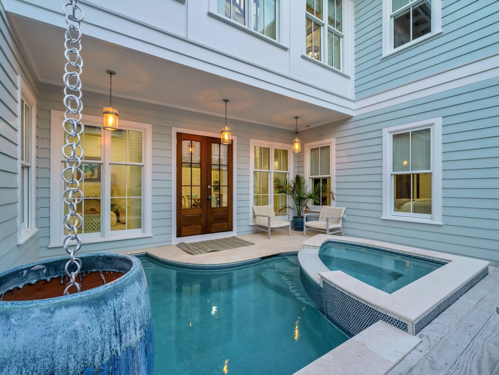 Sea La Vie Seaside Main House