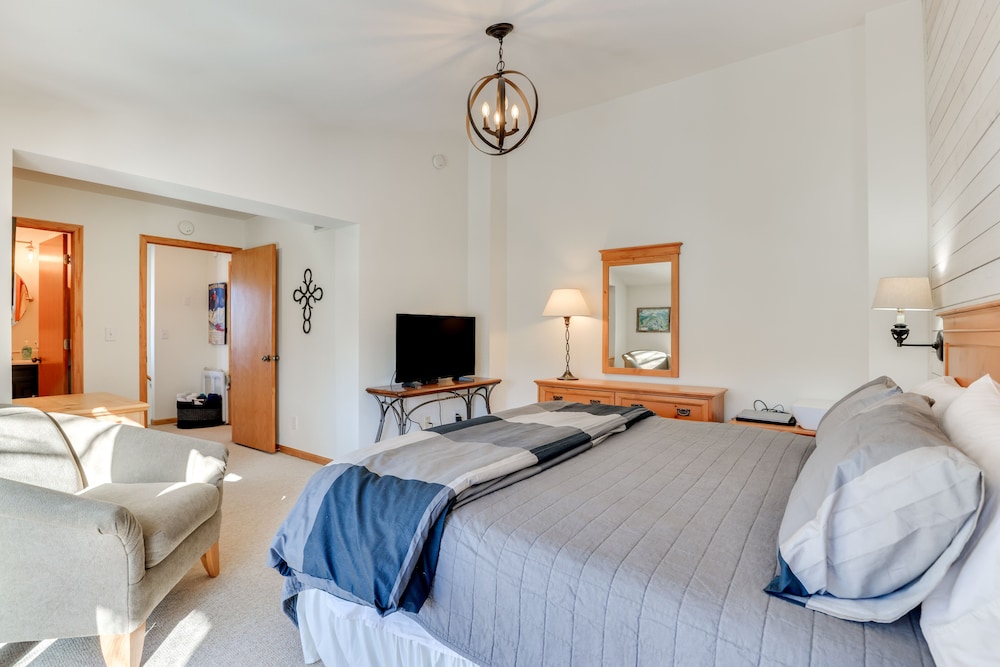 Fantastic Fraser Condo: Year-round Family Getaway