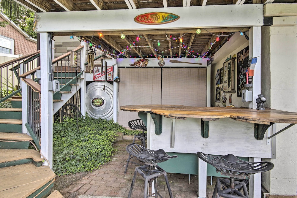 Harpers Ferry Apartment w/ Private Pool & Hot Tub! view 5