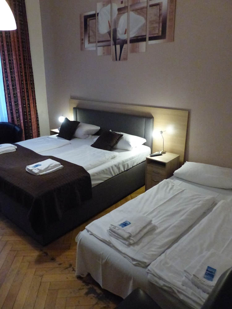 Hotel Pension Elegia am Kurfürstendamm