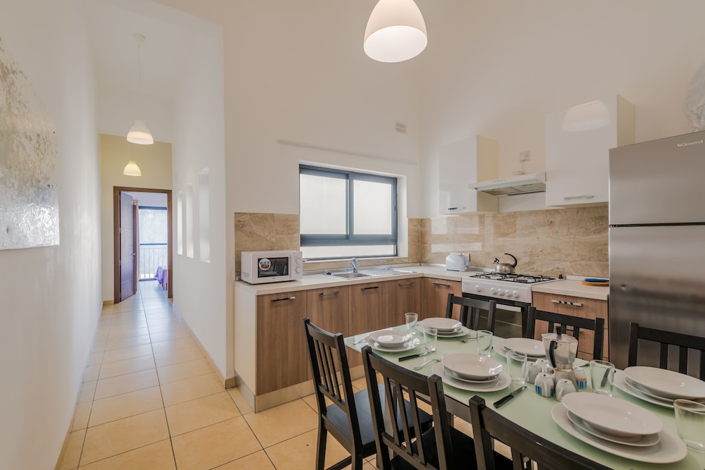 Blue Harbour 4 Seafront apartment by Getaways Malta — photo 3