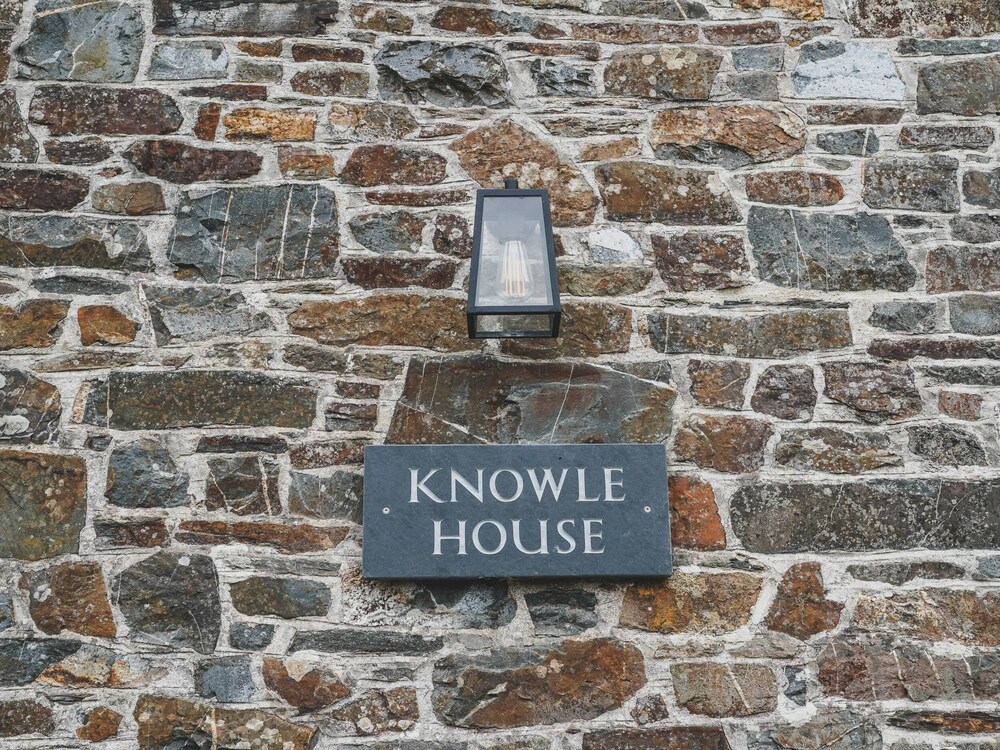 Knowle House