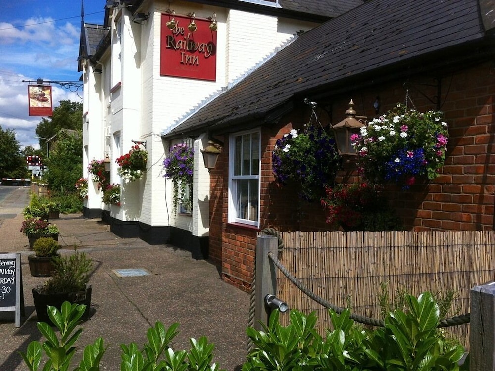 Ipswich Vacations - The Railway - Property Image 7