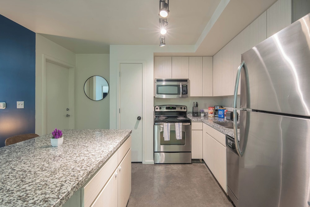 ROVE LIVING/KL - Roosevelt Point