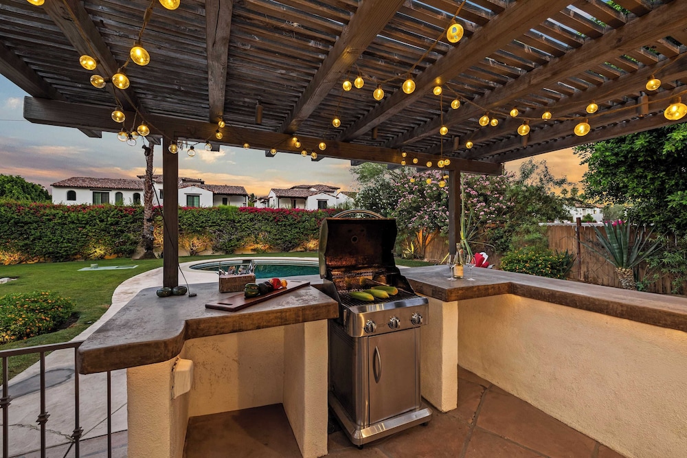 Dandelion by Avantstay Pool, 0.2mi to Downtown!