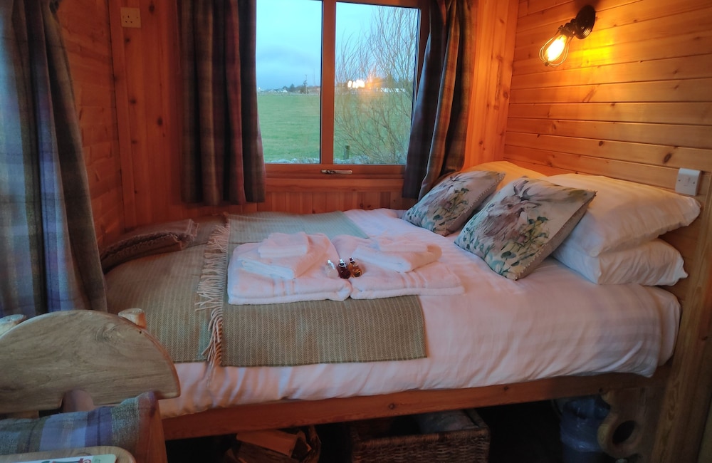 Bespoke Hand Built Shepherds Hut in Dunbeath view 4