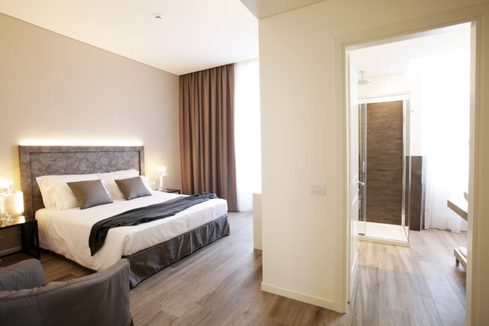 Villa Liberty - Lake Como Rooms & SPA