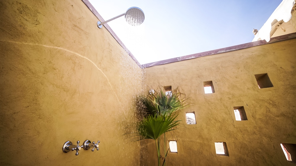 Dhora Desert Resort & Spa By Eight Continents