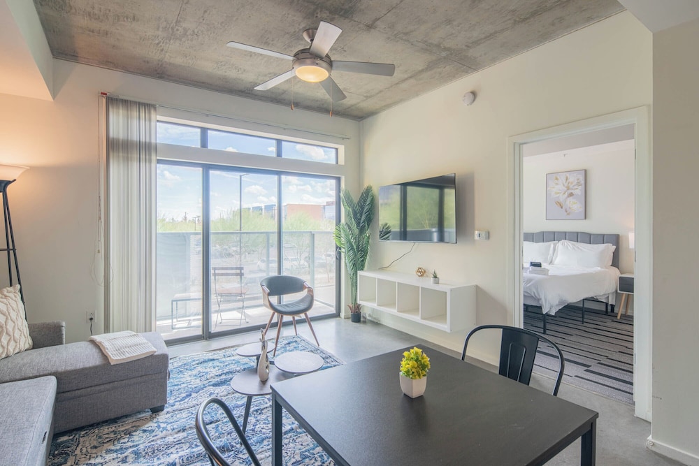 ROVE LIVING/KL - Roosevelt Point